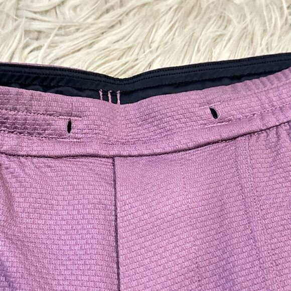 Lululemon Relaxed-Fit Training Short 8" Vintage Plum size small - Picture 5 of 10